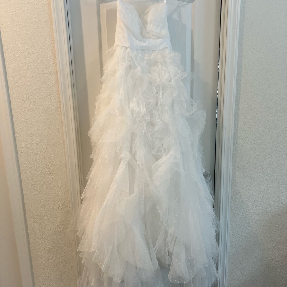 David’s bridal galina wedding dress. Size 2 in soft white. - Picture 8 of 8